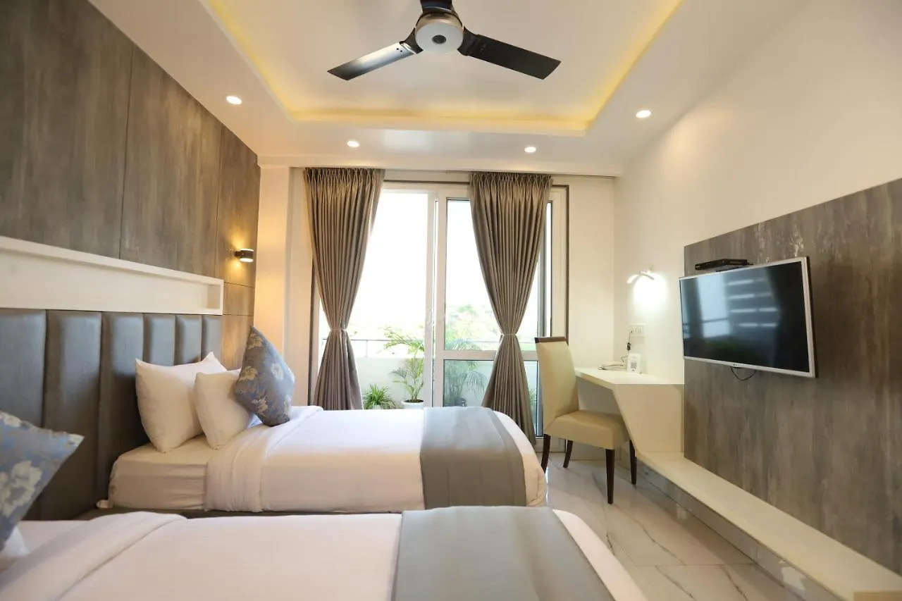 ***  Hotel Keshav Residency Gurgaon Near Medanta India